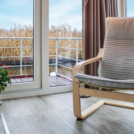 Ship In Aalsmeer With Kitchen Hotel en barco Leimuiden