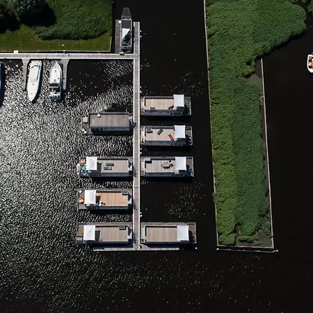 Ship In With Kitchen Botel Aalsmeer