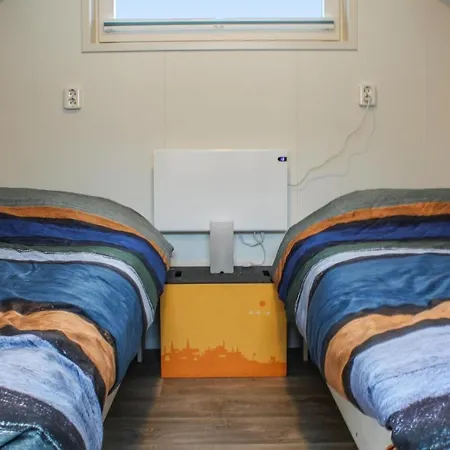 2 Bedroom Lovely Ship In Aalsmeer Aalsmeer