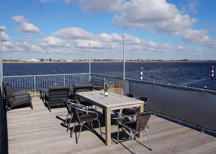 Ship In With Kitchen Aalsmeer