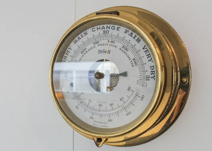 Ship In With Kitchen Botel